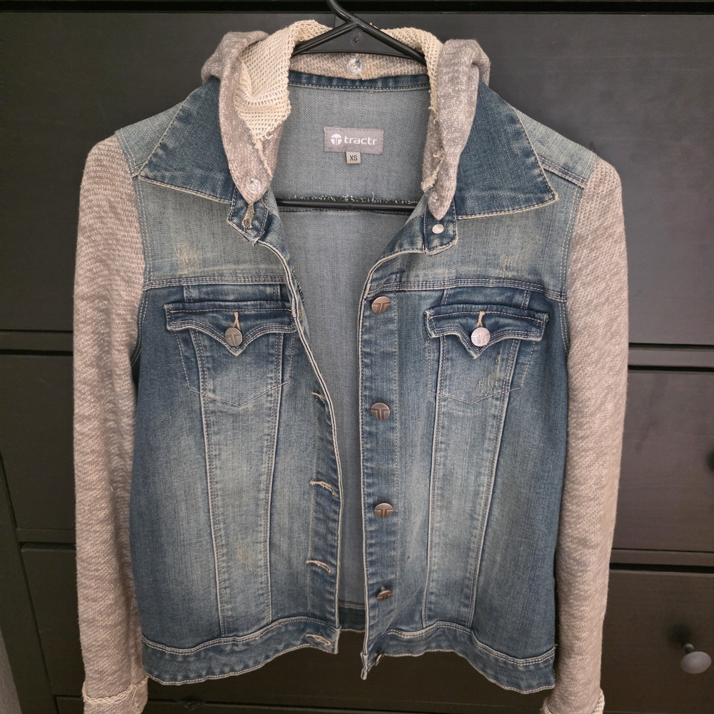 Tractr Women's Denim Jacket with Gray Sleeves